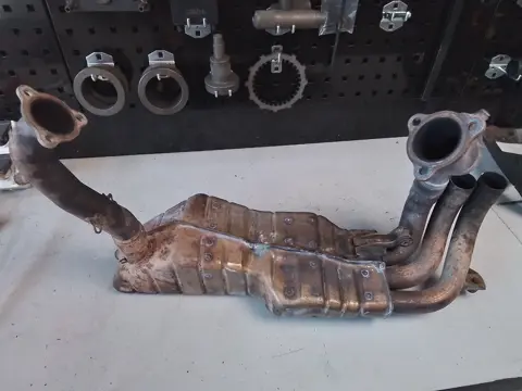 UITLAAT Aprilia RST 1000 Futura 2001 - 2004