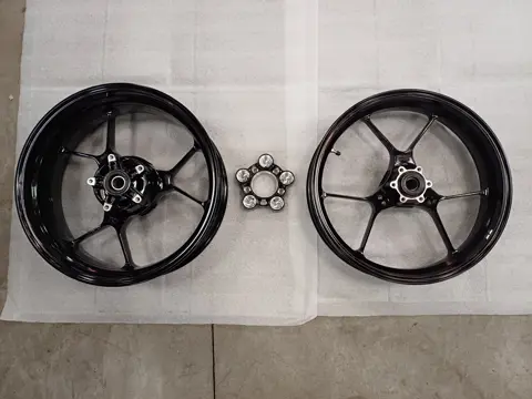 VELGEN SET Aprilia Tuono V4 2011 - 2014 / 2015 - 2016 /