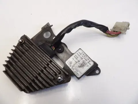 SPANNINGSREGELAAR Honda VT 500 1983 - 1986