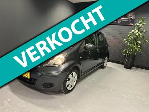 Toyota Aygo 1.0-12V NL Auto Lage KM NAP APK AIRCO 5DR'S Rijklaar.