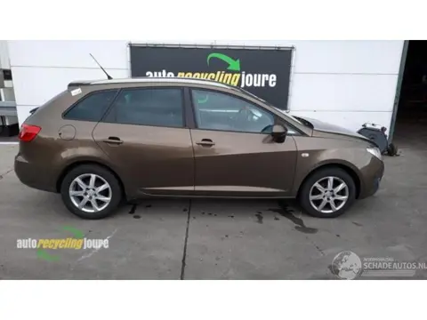 SEAT Ibiza ST (6J8) onderdelen (kleur: LS8S) donorauto