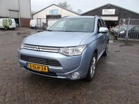 Mitsubishi Outlander 2.0 PHEV Instyle airco navigatie