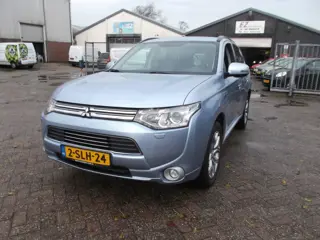 Mitsubishi Outlander 2.0 PHEV Instyle airco navigatie