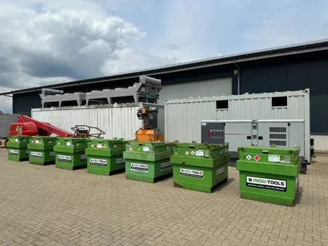 Kiwa IBC Steenbergen 750 liter Dieseltank met handpomp