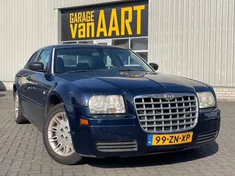 Chrysler 300C 2.7 V6 | AIRCO | YOUNGTIMER | GOEDKOOPSTE MET WAT WERK |