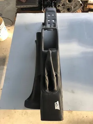 Central tunnel Ferrari 512 BBi