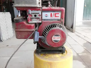 Drie PK Benzine motor