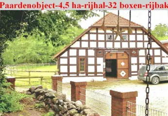 Paardencomplex, 32 boxen, 4,5 ha, pensionaccommodatie