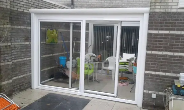 Voorraad. Kantel Schuifpuien in wit kunststof 2400 x 2100