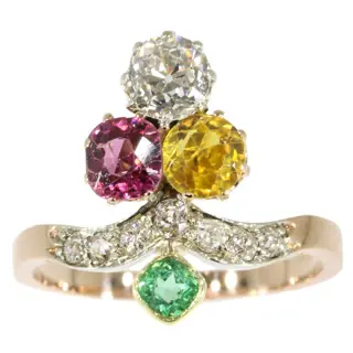 Suffragette ring met diamant en prachtige stenen
