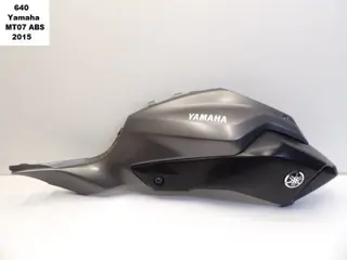 RECHTER ZIJKUIP Yamaha MT 07 2014 - 2017