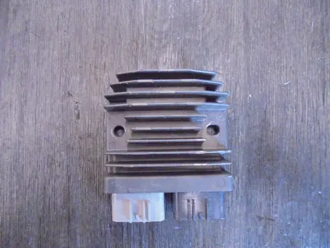 SPANNINGSREGELAAR Triumph Trident 660 2021 - 2023