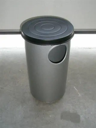 * Prullenbak 26x vr.