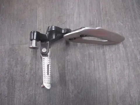 LINKER SCHETSPLAAT Triumph Bonneville T 120 2019 - 2020