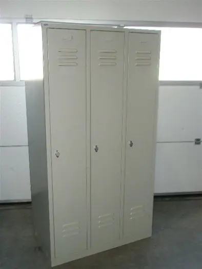 Garderobe 3-deurs. 2x vr