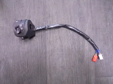 STUURSCHAKELAAR LINKS Husqvarna Svartpilen 125 2022 - 2023