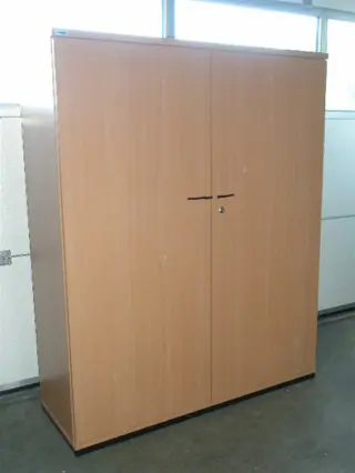 8x Draaideurkast 148x120cm.