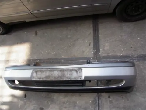 MERCEDES C 180 Voorbumper Sloopauto inkoop Den haag