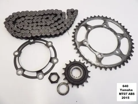 KETTING EN TANDWIELEN SET Yamaha MT 07 2014 - 2017