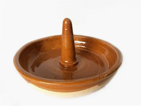 Vuurvaste schaal rond speciaal voor kip