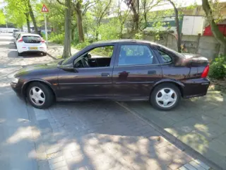 Opel Vectra 1.6 16V 2000 Onderdelen en Plaatwerk