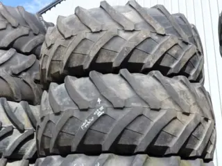R38 Pirelli 710/70R38