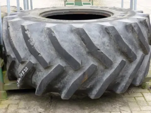 R32 Goodyear 800/65R32