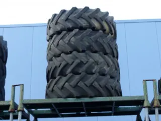 R24 BKT 15.5/80R24