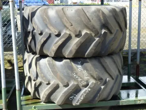 R28 Goodyear 600/65R28