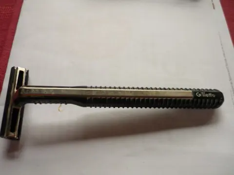 Gillette - 2 - mesjeshouder