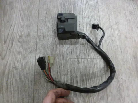 STUURSCHAKELAAR LINKS Kawasaki ZZR 600 1990 - 1992