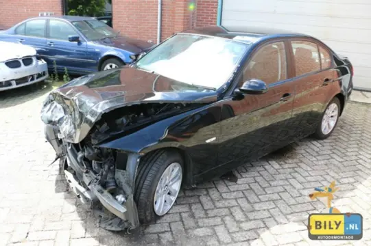 BILY in Enter, BMW E90 320i Sedan 2005 Schwarz (2)