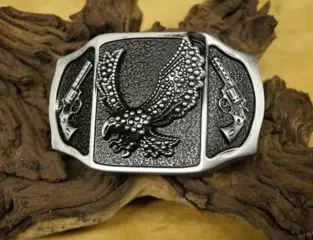 Belt buckel with lighter " Vliegende adelaar met pistolen