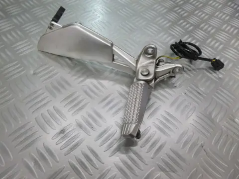 RECHTER SCHETSPLAAT BMW K 1200 R 2005 - 2008
