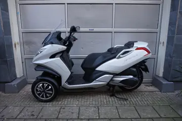 Peugeot Metropolis Wit 400cc HJ-430-F