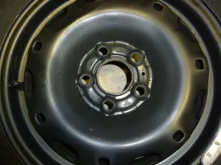 Winterbanden stalen set 175*70 R14 84T Vredestein