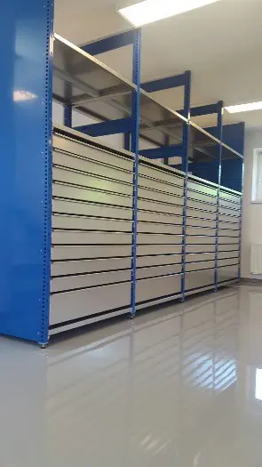 Magazijnstelling met schuiflade