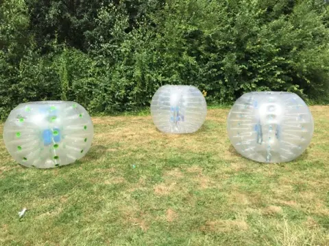 Set van 10 gebruikte bumper ballen voor bubble voetbal
