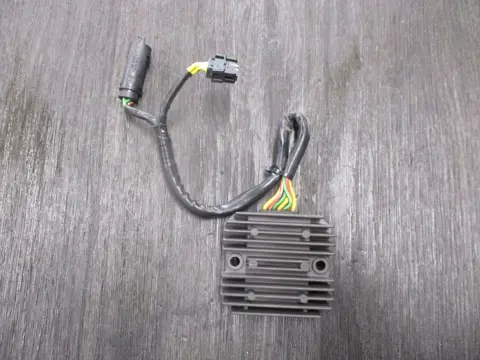 SPANNINGSREGELAAR BMW F 800 R 2009 - 2014