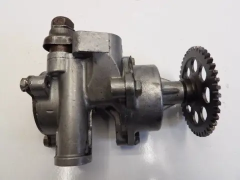 OLIEPOMP Suzuki GSX R 750 1985 - 1989