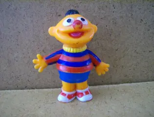 Sesamstraat / muppets poppetje 5 adv5552