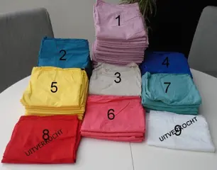 COL SJAAL , DIVERSE KLEUREN 4 STUKS NIEUW