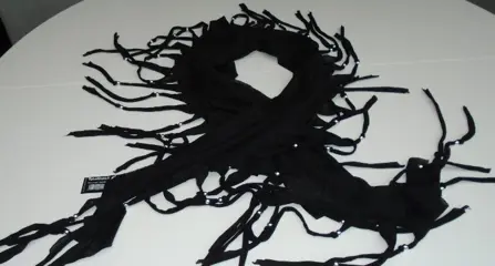 SJAAL ZWART DRIEHOEK MET FRANJE EN KRALEN 160X50 CM NIEUW