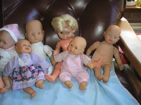 Poppen - op zoek naar een nieuwe poppenmoeder