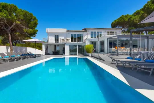 RUIME PRIVE VILLA11 SLAAPKAMERS TE MARBELLA