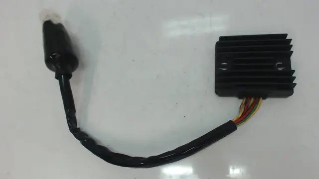 SPANNINGSREGELAAR Honda CBR Fireblade 2000 - 2001
