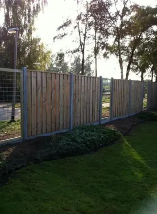 Dichtzaun holz/beton