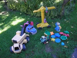 BUITENSPEELGOED - zie de foto