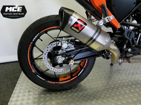 KTM Duke 690 abs (2016)