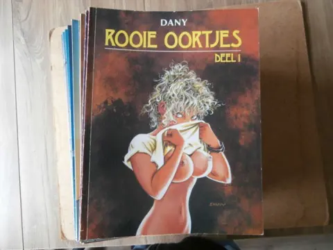Rooie oortjes 1 adv6954